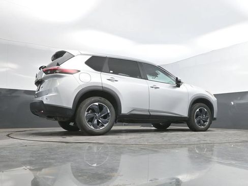 Used 2024 Nissan Rogue SV FWD image 43