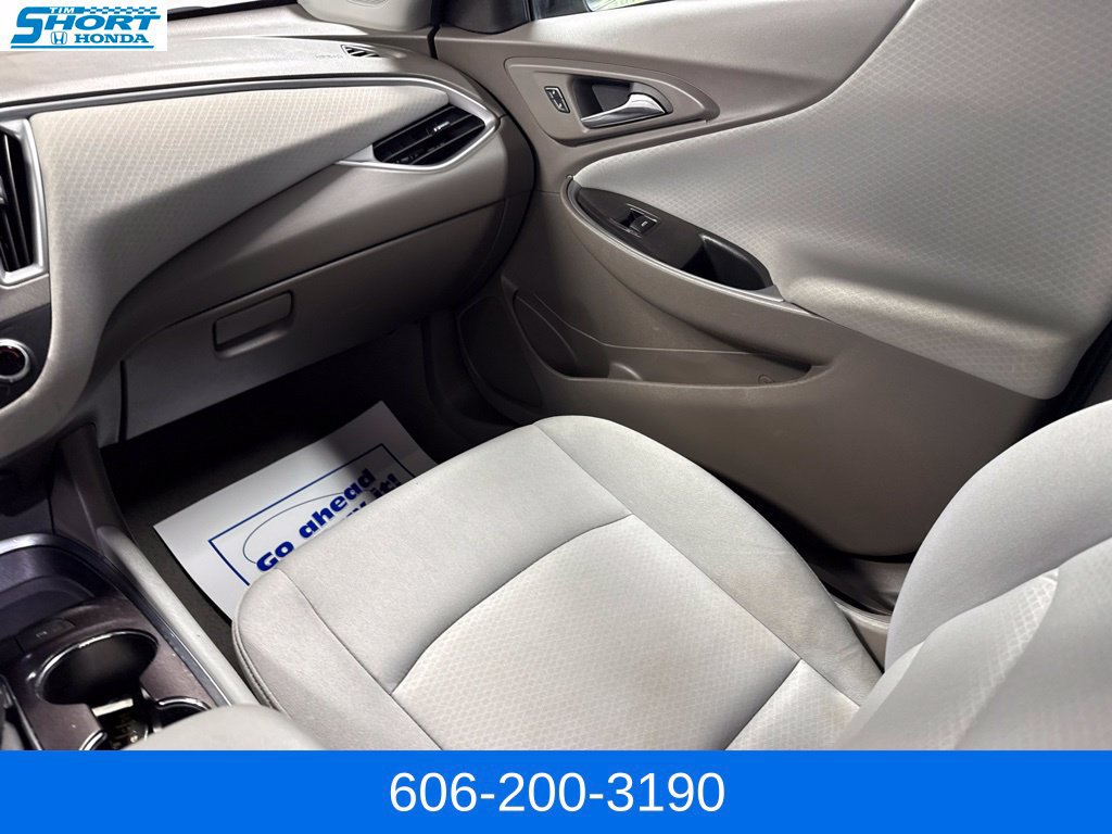Used 2025 Chevrolet Malibu LT FWD image 14