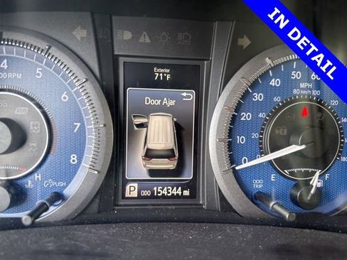 Used 2015 Toyota Sienna XLE w/ XLE Navigation Package image 3