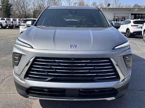 Used 2026 Buick Enclave Preferred w/ Power Package image 4