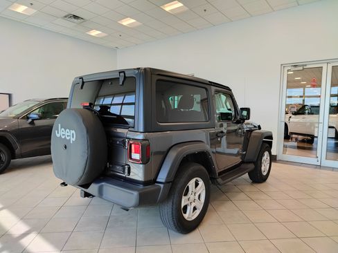 Used 2021 Jeep Wrangler Sport AWD/4WD image 3