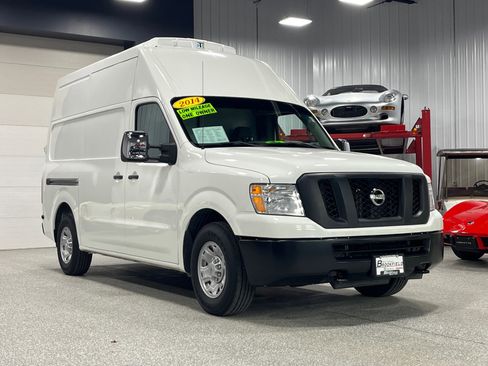 Used 2014 Nissan NV 3500 SV w/ Side & Curtain Airbag Package RWD image 8