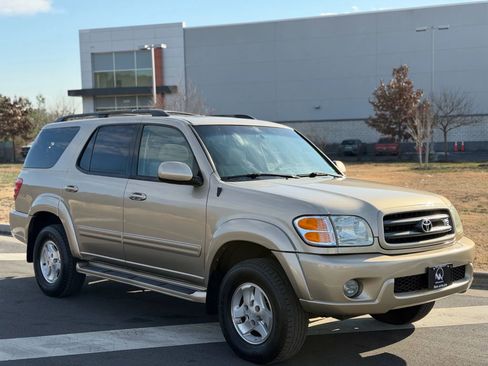 Used 2003 Toyota Sequoia SR5 image 2