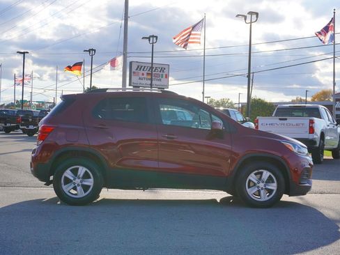 Used 2021 Chevrolet Trax LT w/ Driver Confidence Package image 8