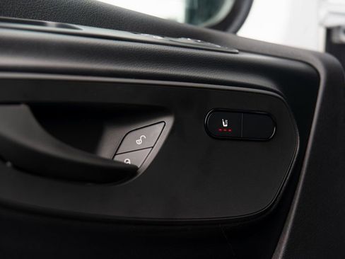 Used 2025 Mercedes-Benz Sprinter 2500 image 21