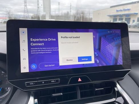 Used 2023 Toyota Venza XLE image 23