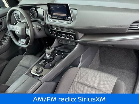 Certified 2025 Nissan Rogue SV image 15