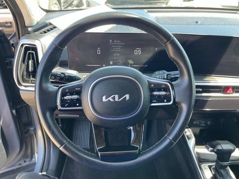 Used 2025 Kia Sorento EX w/ Panoramic Sunroof Package FWD image 15