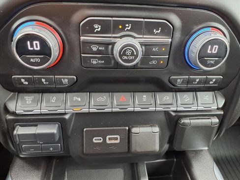 Used 2023 Chevrolet Silverado 2500 High Country w/ LPO, Hitch Package image 13