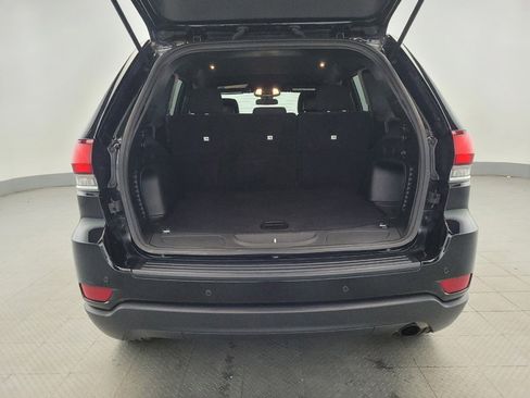 Used 2021 Jeep Grand Cherokee Laredo image 29