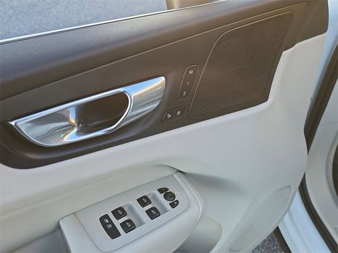 Used 2021 Volvo XC60 T5 Inscription w/ Protection Package Premier image 23