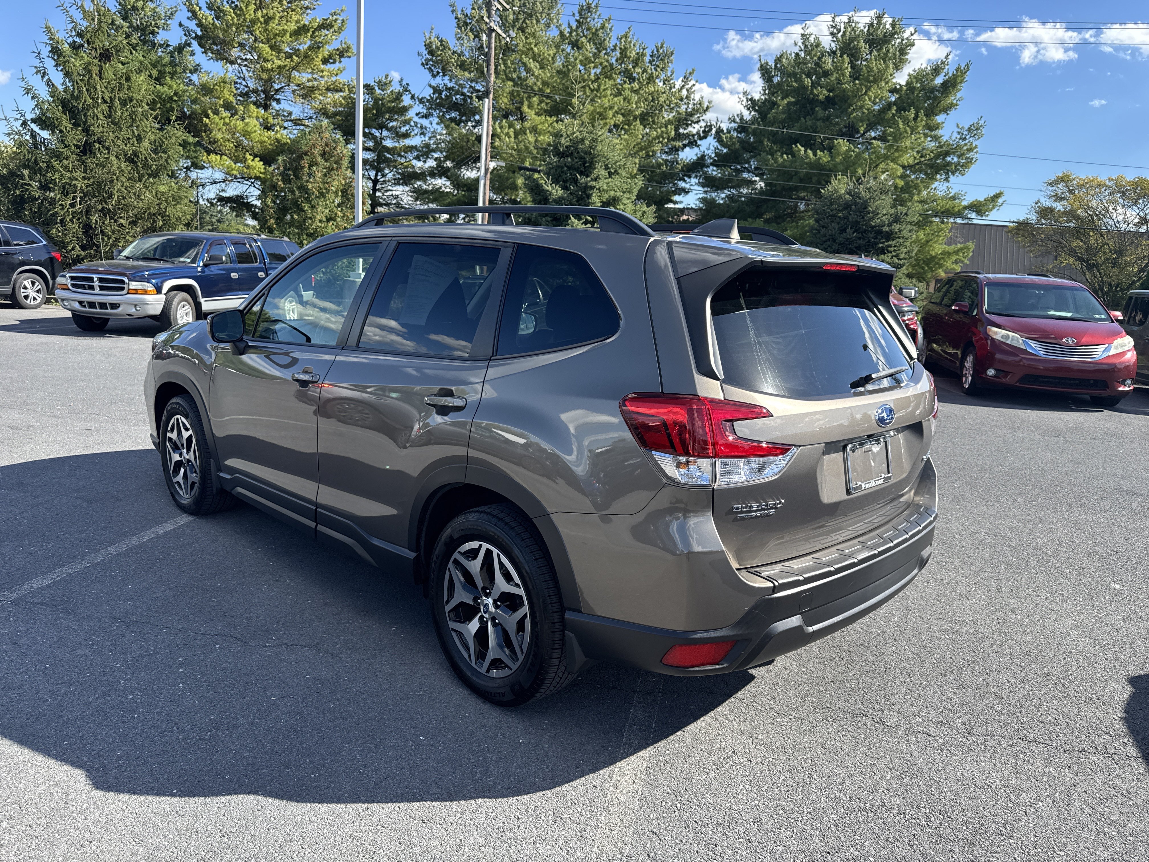 Used 2021 Subaru Forester Premium AWD/4WD image 24