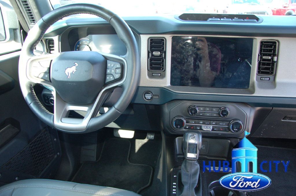 Used 2024 Ford Bronco Outer Banks AWD/4WD image 19