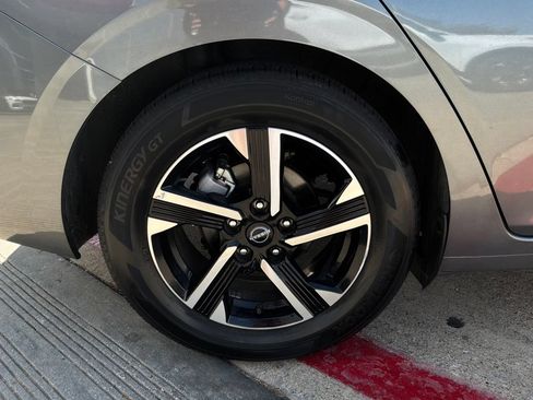 Used 2025 Nissan Sentra SV FWD image 9