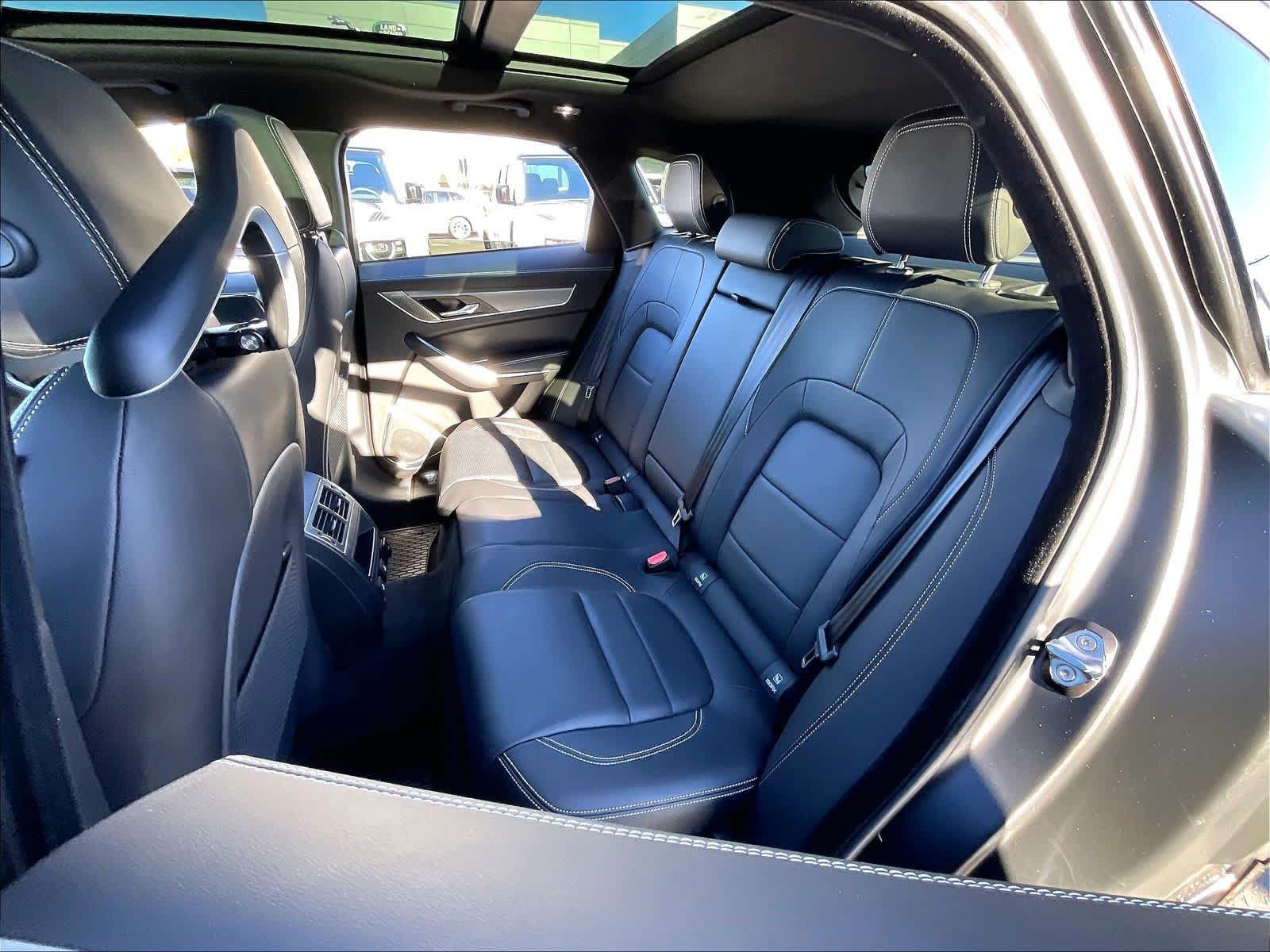 Used 2026 Jaguar F-PACE R-Dynamic S AWD/4WD image 29