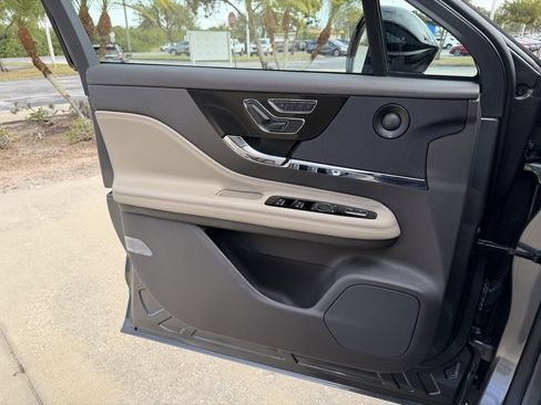 Used 2024 Lincoln Corsair Premiere w/ Equipment Group 102A image 23