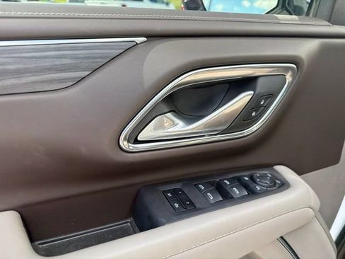 Used 2024 GMC Yukon SLT w/ SLT Luxury Package AWD/4WD image 43