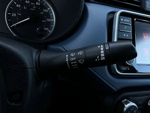 Used 2025 Nissan Versa SV image 32