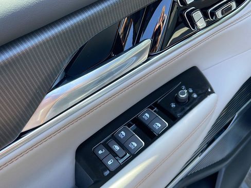 New 2026 Jeep Grand Wagoneer Summit w/ 8-Passenger Seating Package AWD/4WD image 12