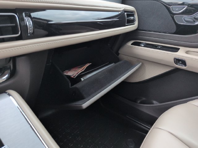 Used 2021 Lincoln Aviator AWD w/ Elements Package image 60