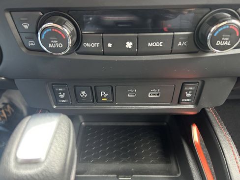 Used 2023 Nissan Frontier PRO-4X w/ Pro Convenience Package image 40