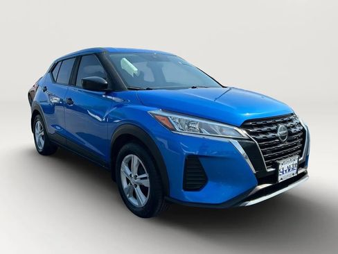 Used 2021 Nissan Kicks S FWD image 1