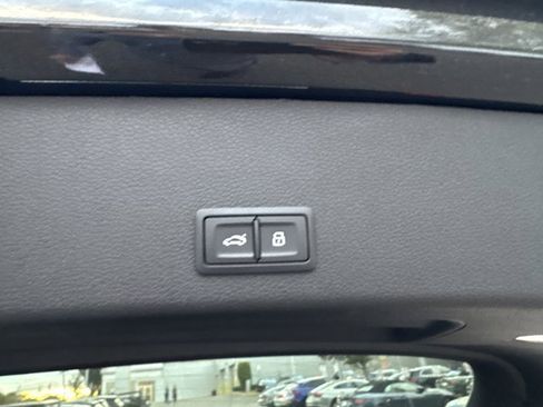 Certified 2024 Audi Q8 e-tron Premium Plus w/ Premium Plus Package image 33