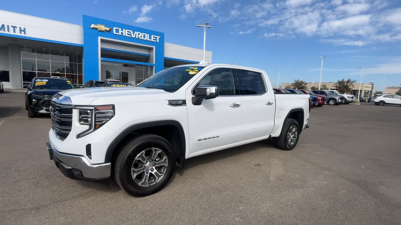 Used 2025 GMC Sierra 1500 SLT RWD image 3