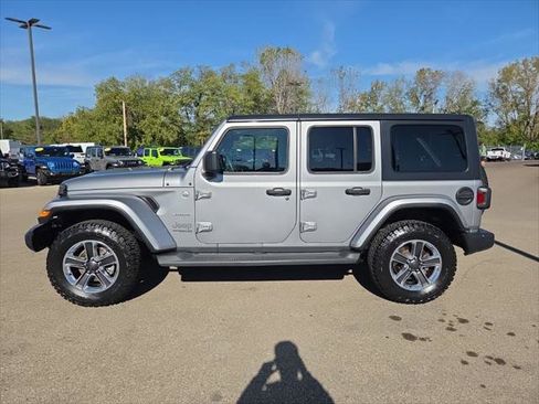 Certified 2018 Jeep Wrangler Unlimited Sahara image 4