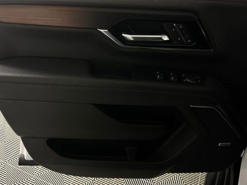 Used 2025 GMC Yukon Denali image 27