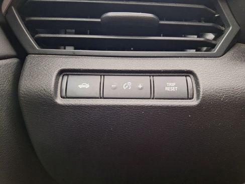 Used 2025 Nissan Altima 2.5 SV FWD image 21