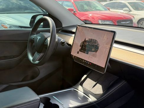 Used 2022 Tesla Model Y Performance AWD/4WD image 29