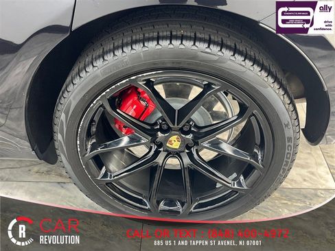 Used 2024 Porsche Macan GTS AWD/4WD image 57