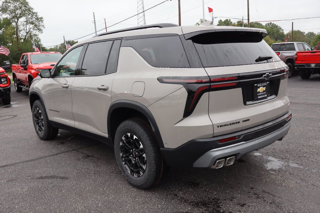 New 2027 Chevrolet Traverse Z71 w/ Enhanced Driving Package AWD/4WD image 3