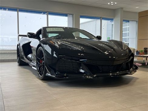 New 2026 Chevrolet Corvette Z06 w/ Z07 Performance Package image 2