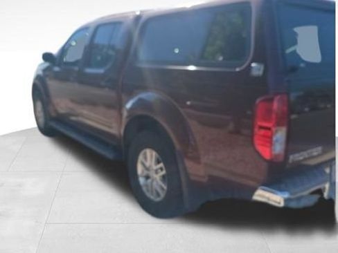 Used 2016 Nissan Frontier SV w/ SV Value Truck Package AWD/4WD image 6