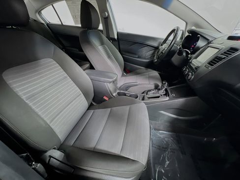 Used 2017 Kia Forte S w/ S Technology Package image 31