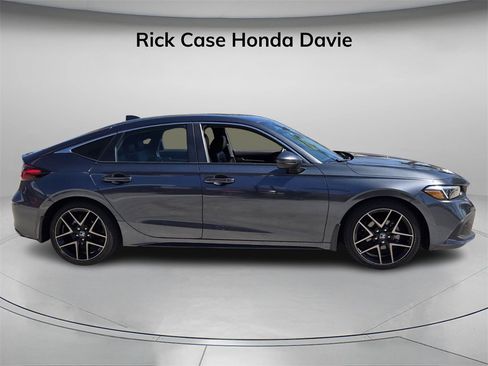 Certified 2024 Honda Civic Sport Touring image 3