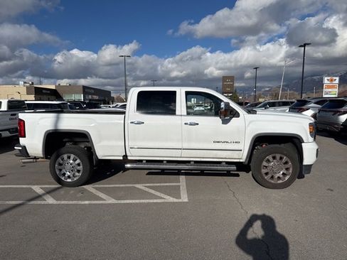 Used 2016 GMC Sierra 2500 Denali w/ Driver Alert Package image 4