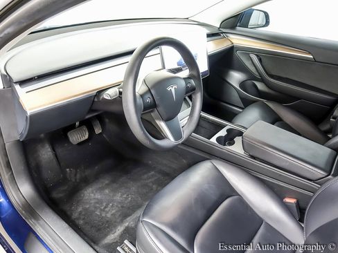 Used 2023 Tesla Model 3 Standard Range image 10