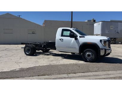 New 2026 GMC Sierra 3500 Pro w/ Convenience Package