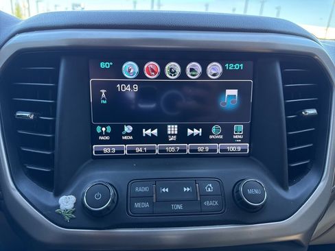 Used 2017 GMC Acadia Denali image 18