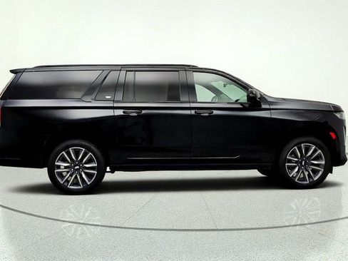Used 2023 Cadillac Escalade ESV Sport Platinum AWD/4WD image 4