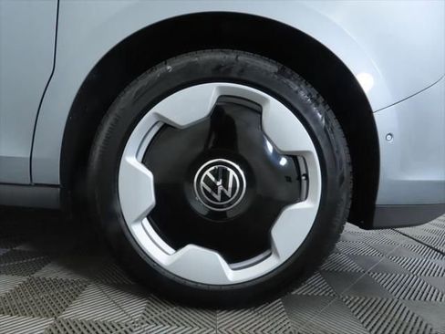 New 2025 Volkswagen ID. Buzz Pro S image 32