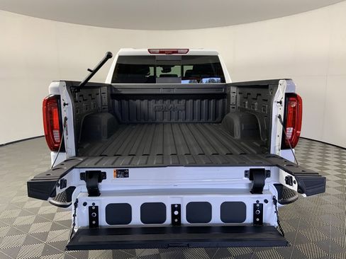 Used 2025 GMC Sierra 1500 AT4 w/ AT4 Premium Package image 9