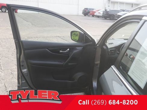 Used 2022 Nissan Rogue Sport SV AWD/4WD image 20