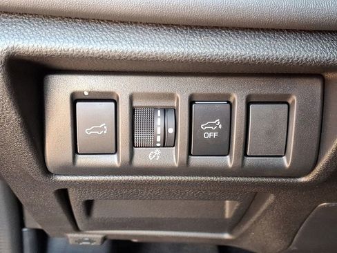 Certified 2025 Subaru Outback Limited image 28