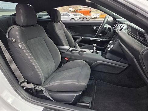 Certified 2019 Ford Mustang Coupe image 15