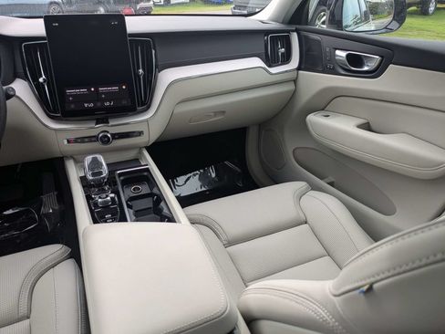Certified 2026 Volvo XC60 B5 Ultra w/ Protection Package Premier AWD/4WD image 18