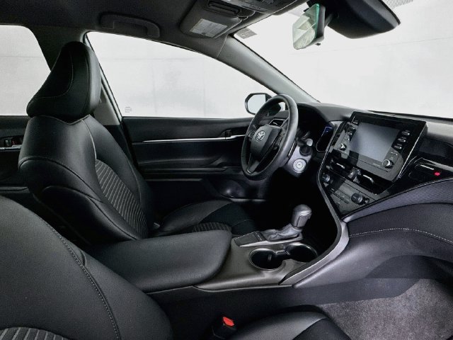 Used 2023 Toyota Camry SE FWD image 25